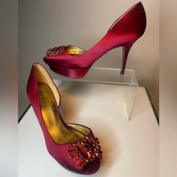 Nine West Formal Ruby Red Prom, Party, Wedding, Pinup Date Night High Heels - Picture 2 of 11